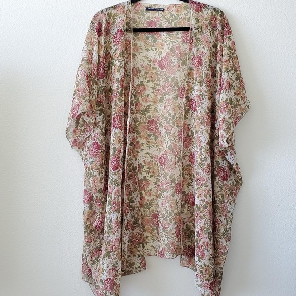Brandy Melville Floral Kimono - Picture 2 of 4